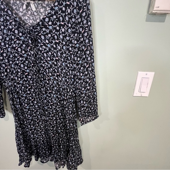 6/$25 Mudd Black and White Mini Dress - Picture 3 of 6